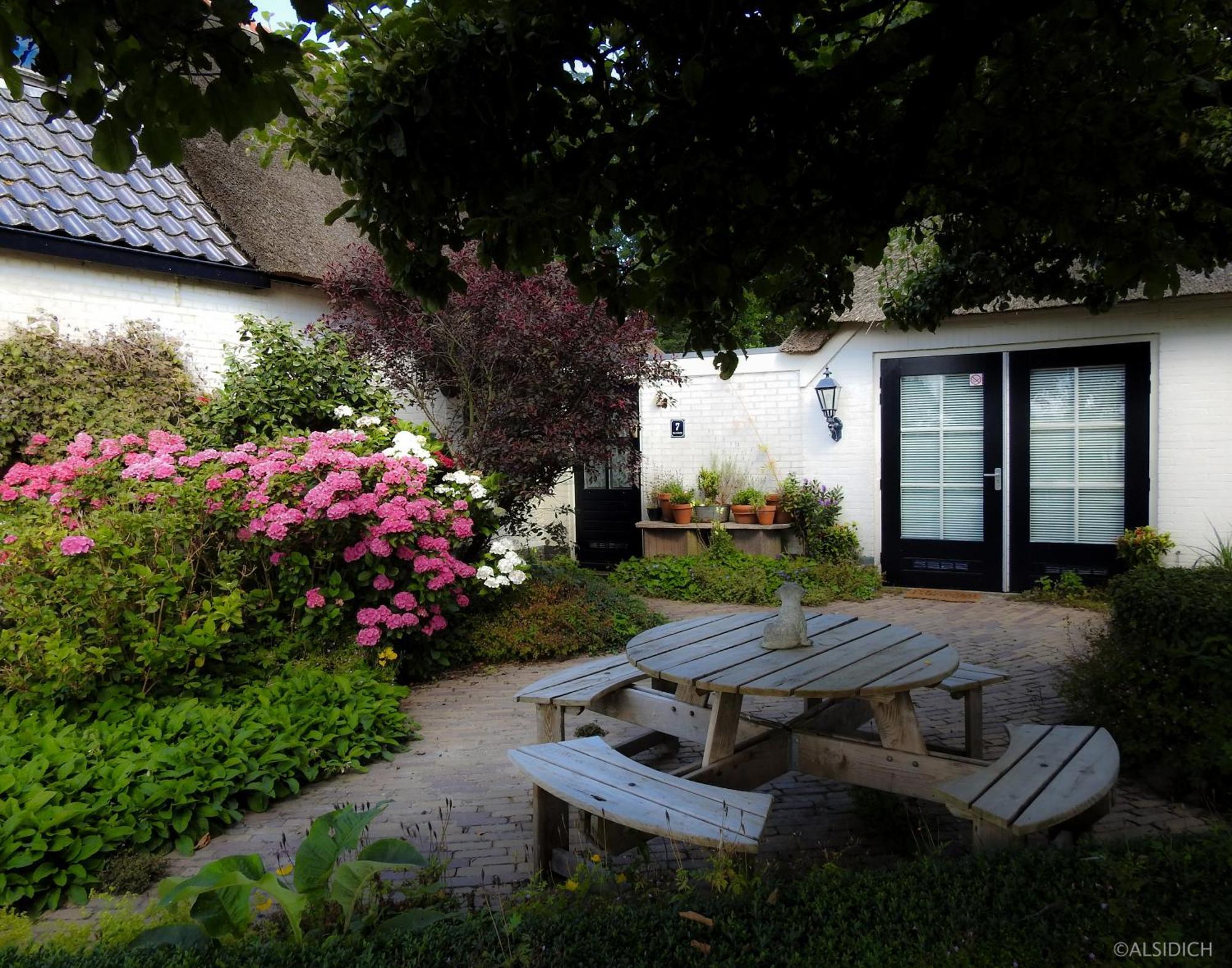 The Wee White Hoose Bed and Breakfast Oosternijkerk Eksteriør billede